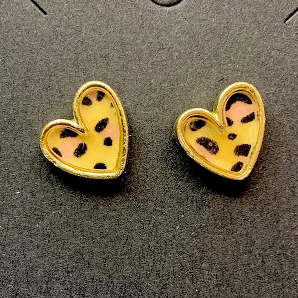 🚨🖤Leopard heart earrings